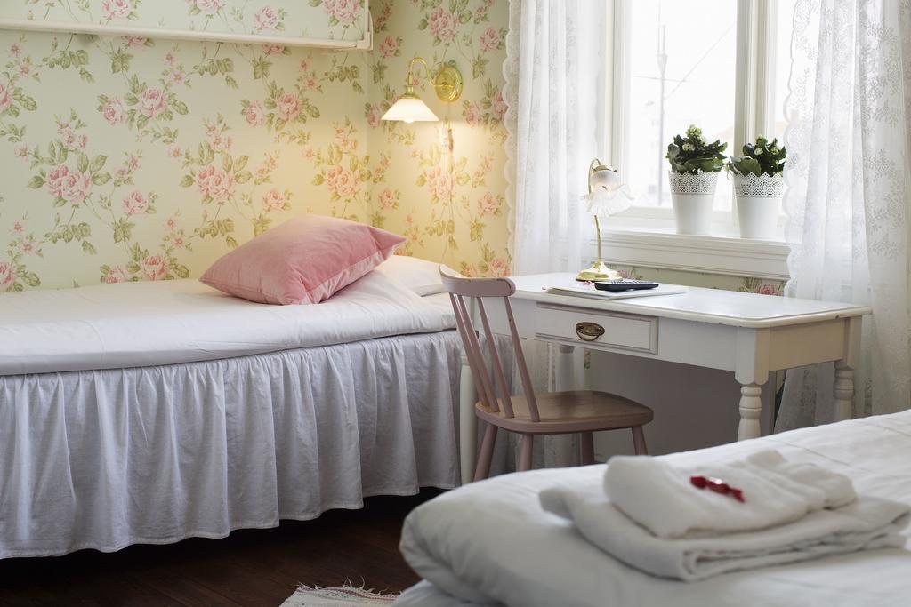 Strandvillan Hotell Och Bed & Breakfast Lysekil Exterior foto