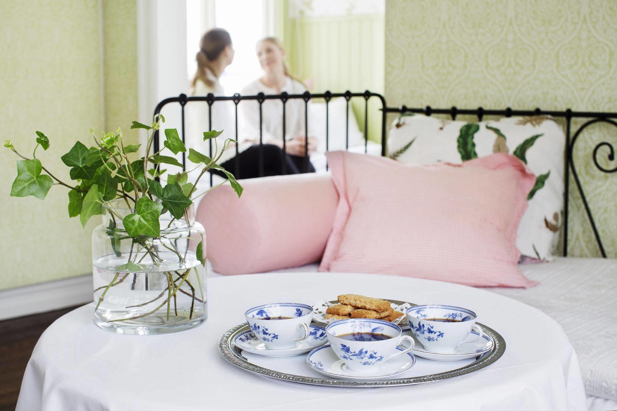 Strandvillan Hotell Och Bed & Breakfast Lysekil Exterior foto